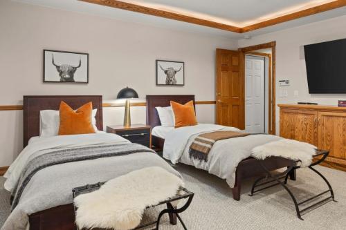 twin-beds-wingfoothouse-1